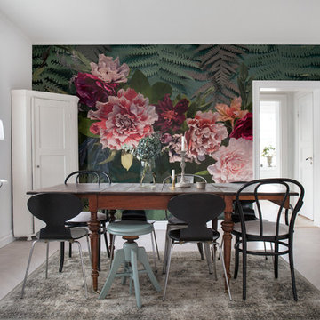 Unfading Flowers, Colossal
