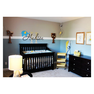 Baby boy on sale giraffe nursery