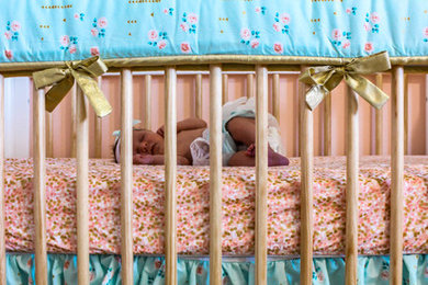 オースティンにあるコンテンポラリースタイルのおしゃれな赤ちゃん部屋の写真