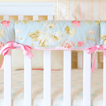 Bumper-free crib bedding for baby girls