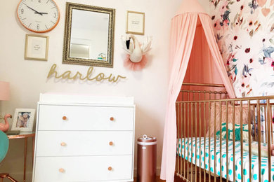 ニューヨークにあるコンテンポラリースタイルのおしゃれな赤ちゃん部屋の写真