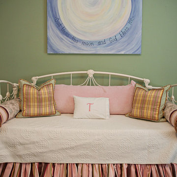 Girl's Bedroom in Pink and Green