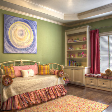 Girl's Bedroom in Pink and Green