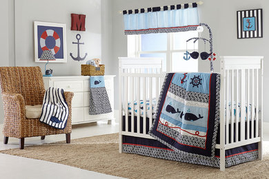 Ejemplo de habitación de bebé niño marinera con paredes grises