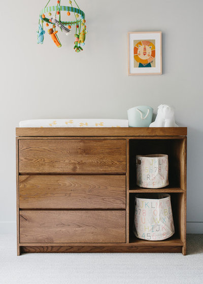 Trendy Babyværelse by Skylar Morgan Furniture + Design