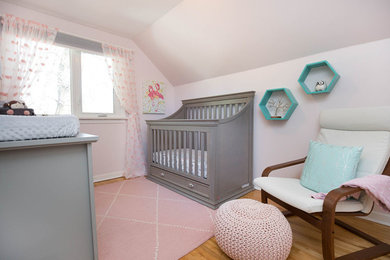 他の地域にあるコンテンポラリースタイルのおしゃれな赤ちゃん部屋の写真
