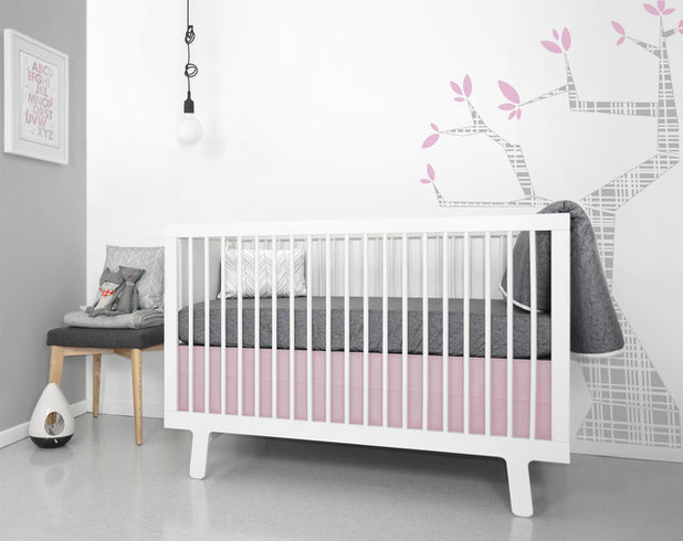 Moderne Chambre de Bébé by OLLI+LIME