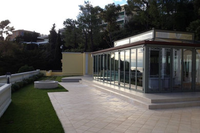 Photo of a modern patio in Milan.