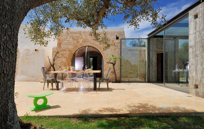 Houzz Tour: Old-Style Stone Hut Meets Glass Architecture