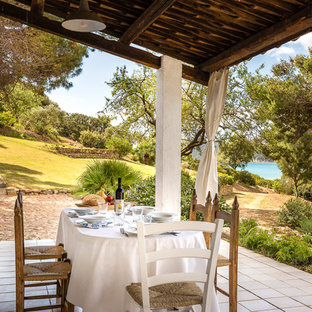 Ispirazione per un patio o portico mediterraneo