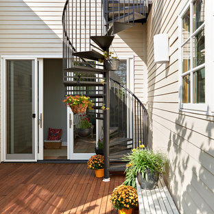 Idee per un patio o portico scandinavo con pedane e nessuna copertura