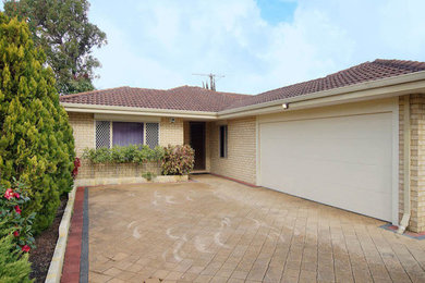 22 (E) Swan Road Attadale - Call Peter Taliangis on 0431 417 345