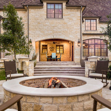 25,000 SF of Luxury