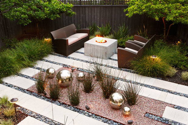 Modern Patio by Arterra Landscape Architects