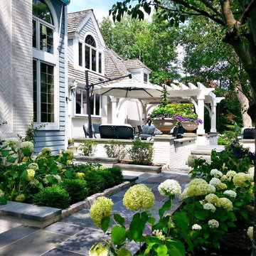 American Colonial - Lake Forest Outdoor Living and Dining
