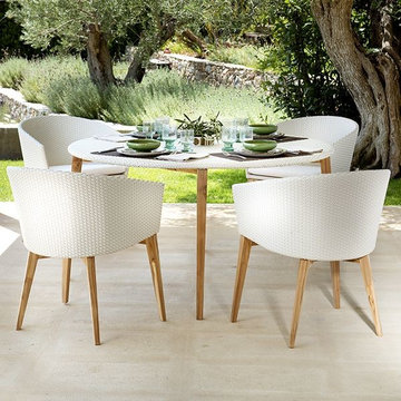 Arc Dining Table and Chairs in White Wicker