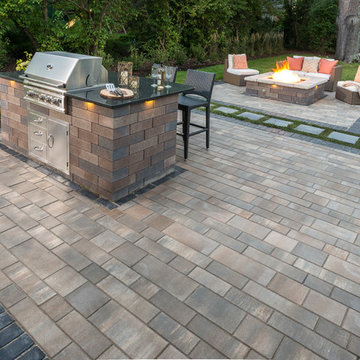 Artline Patio with a Lineo Wall Grill Island