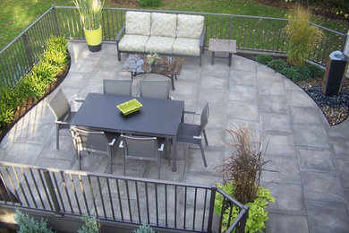 Design ideas for a contemporary patio in Cleveland.