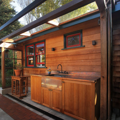 Inspiration for a small rustic patio remodel in San Francisco