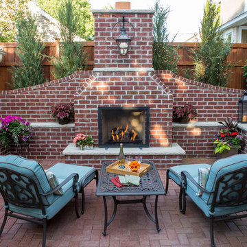 Backyard Fireplace – French Quarter Courtyard