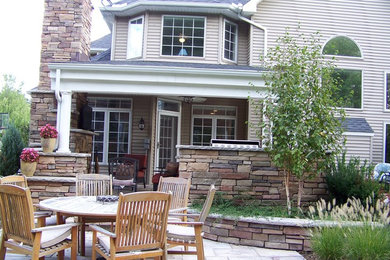 Inspiration for a timeless patio remodel in Cleveland