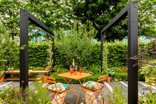 Contemporary Patio by Wilson Associates Garden Design