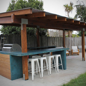Beachy Outdoor Kitchen Lounge