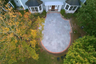 Example of a classic patio design in New York