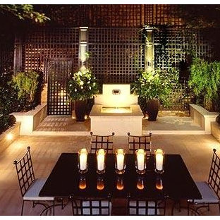 Ispirazione per un grande patio o portico minimalista davanti casa con graniglia di granito