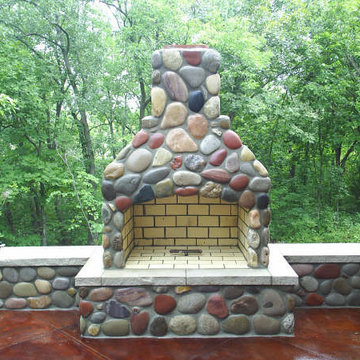 Blue River thin veneer outdoor fireplace