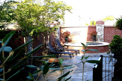 Design ideas for a classic patio in Nashville.