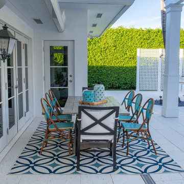 Boca Blue - Outdoor Dining Space