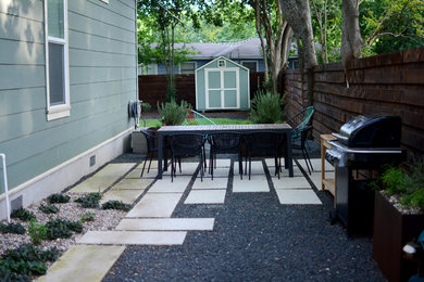 Inspiration for a modern patio remodel in Austin