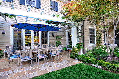 Brentwood Traditional Outdoor Living
