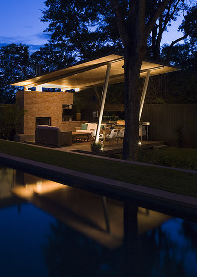 Modern Patio by Hugh Jefferson Randolph Architects