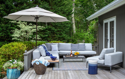 9 Ways to Bring Pantone’s Classic Blue Outside