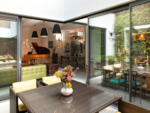 Contemporary Patio by Chris Dyson Architects