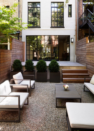 Transitional Patio by Kinlin Rutherfurd Architects, PLLC