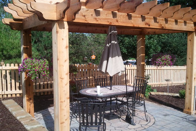 Inspiration for a timeless patio remodel in Milwaukee