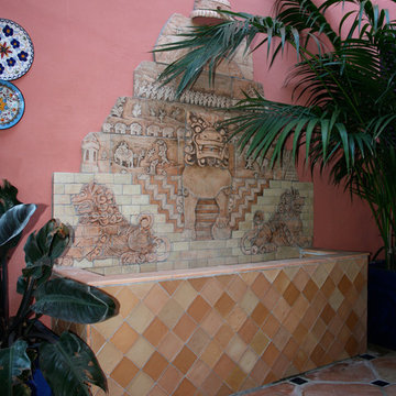Ceramic fountain Aztec