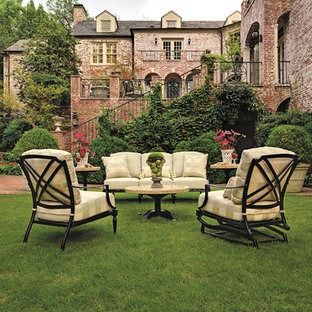 Elegant patio photo in Birmingham