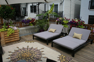 Example of an eclectic patio design in Chicago