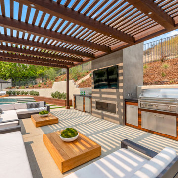 Clean Contemporary Backyard