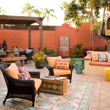 Colorful Moroccan outdoor living