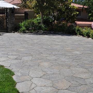 Connected Areas - Thousand Oaks - Driveway 1