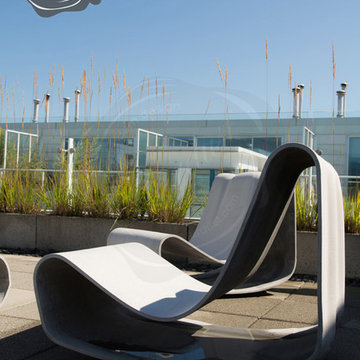 Contemporary Modern Rooftop Garden Design with Modern Outdoor Chairs