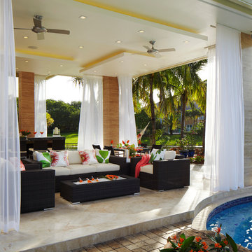 Contemporary outdoor dining