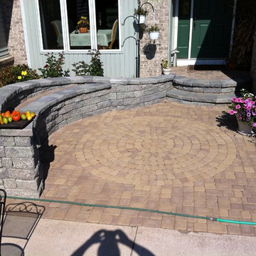 Courtyard Entry - Paver Patio and Sitting Wall