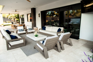 Inspiration for a modern patio in Las Vegas.