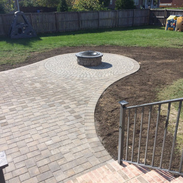 Curved Edge Patio with Fire Pit